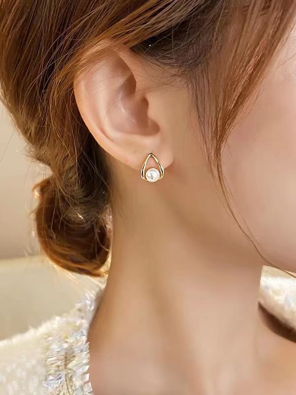 925 Sterling Silver Imitation Pearl Stud Earrings