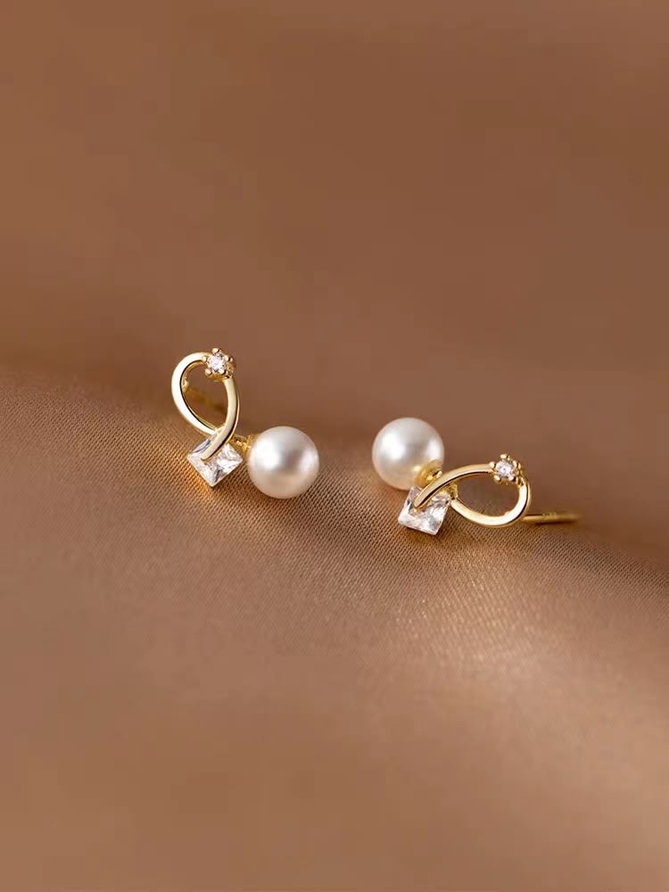 925 Sterling Silver Imitation Pearl Stud Earrings