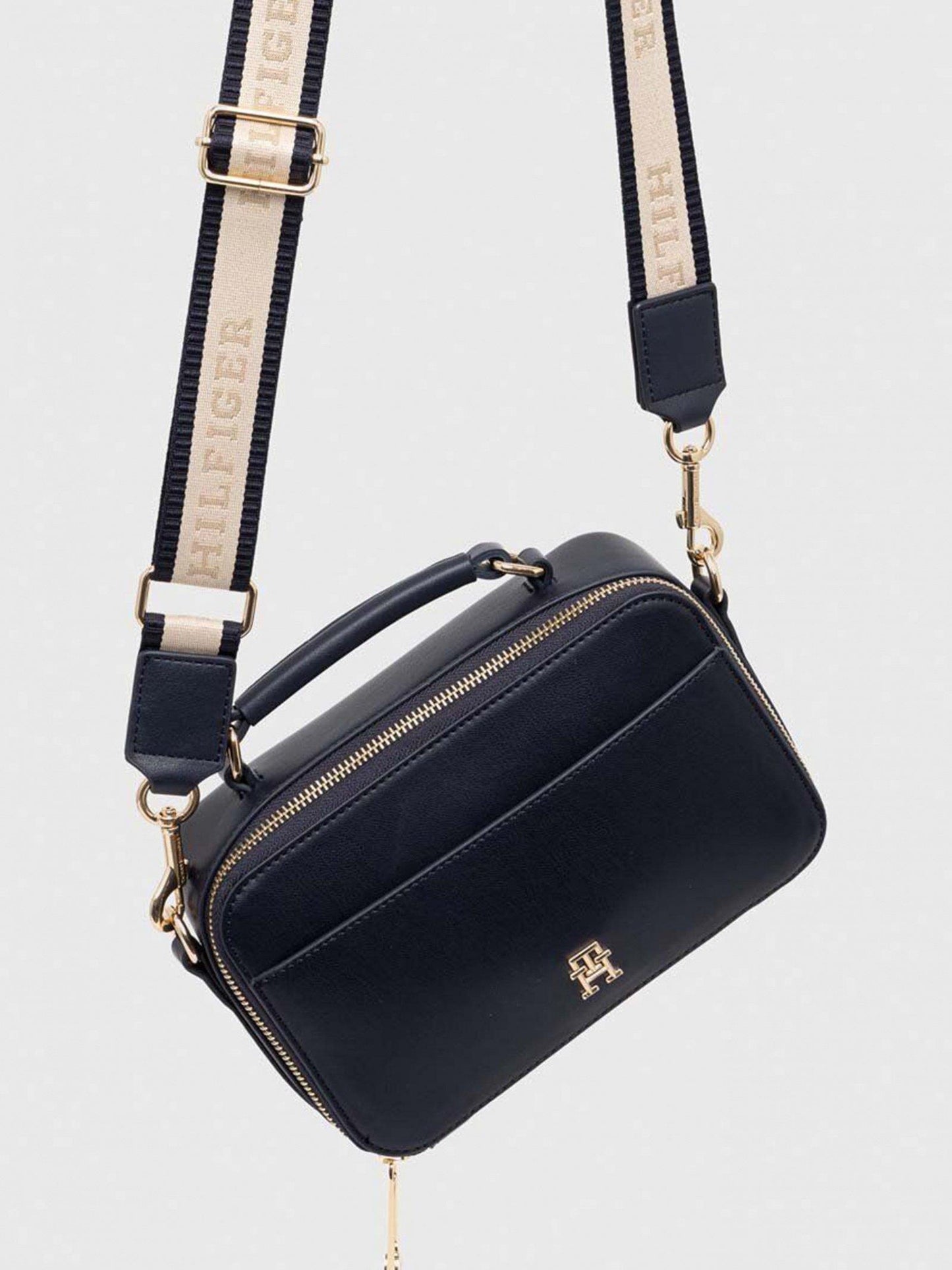 TOMMY HILFIGER Crossbody Bag