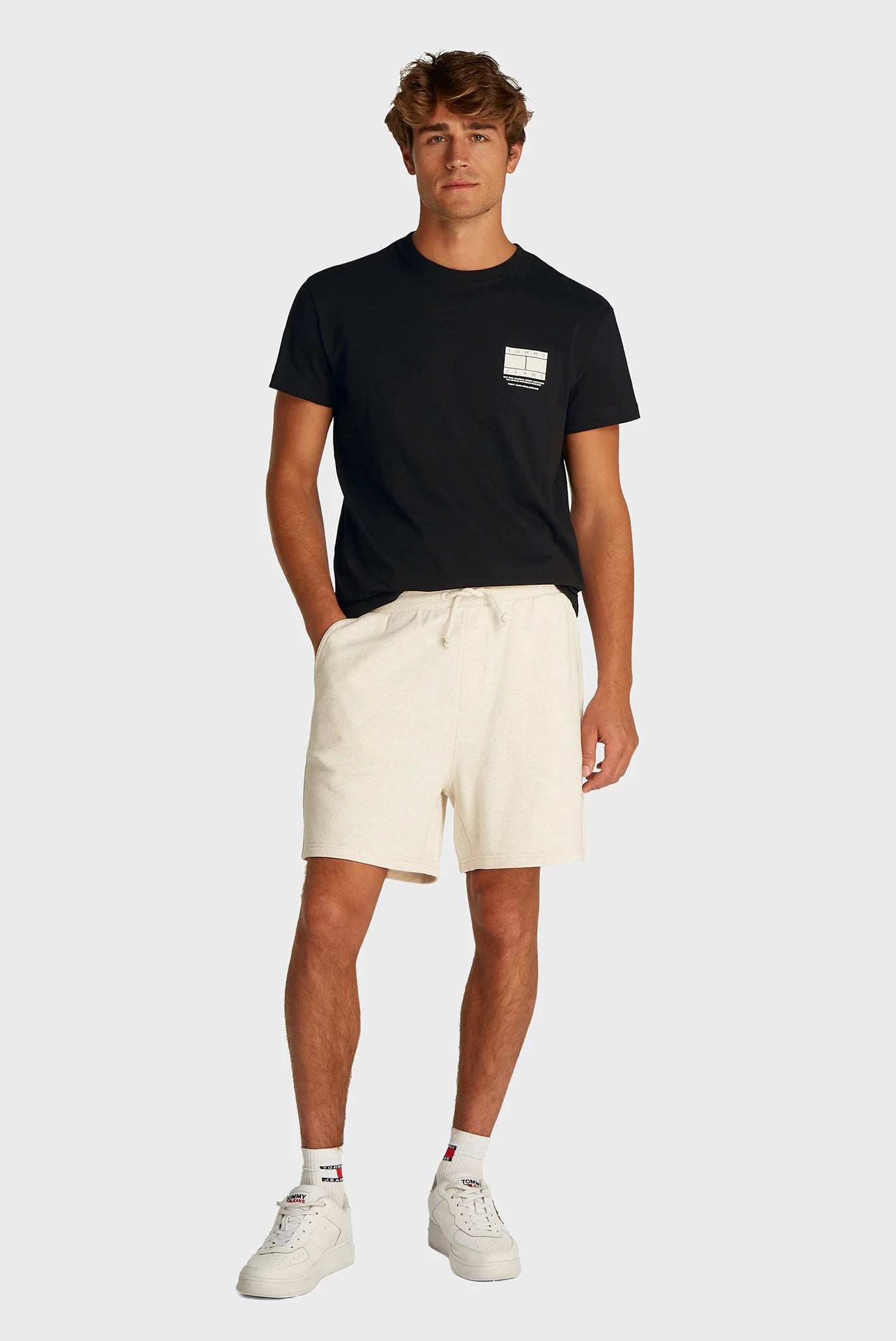 TOMMY JEANS Men T-Shirt