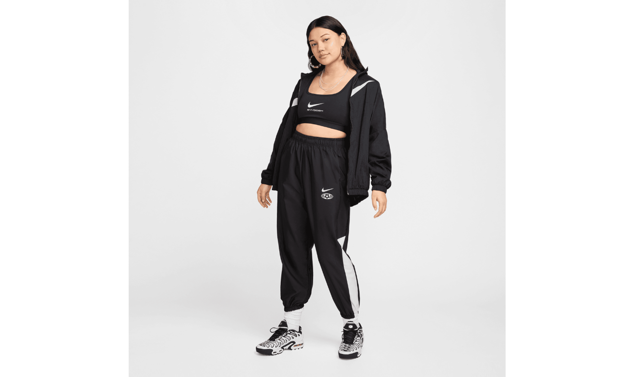 NIKE Women Sweatpants